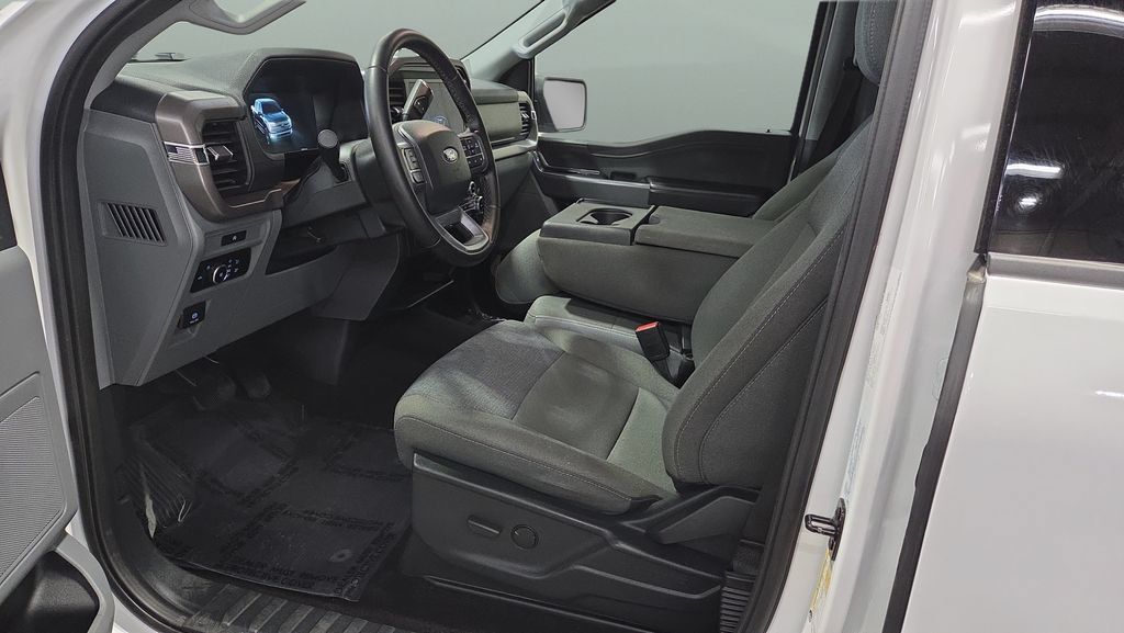 Used 2025 Ford F150 XLT w/ Equipment Group 301A Standard AWD/4WD image 9
