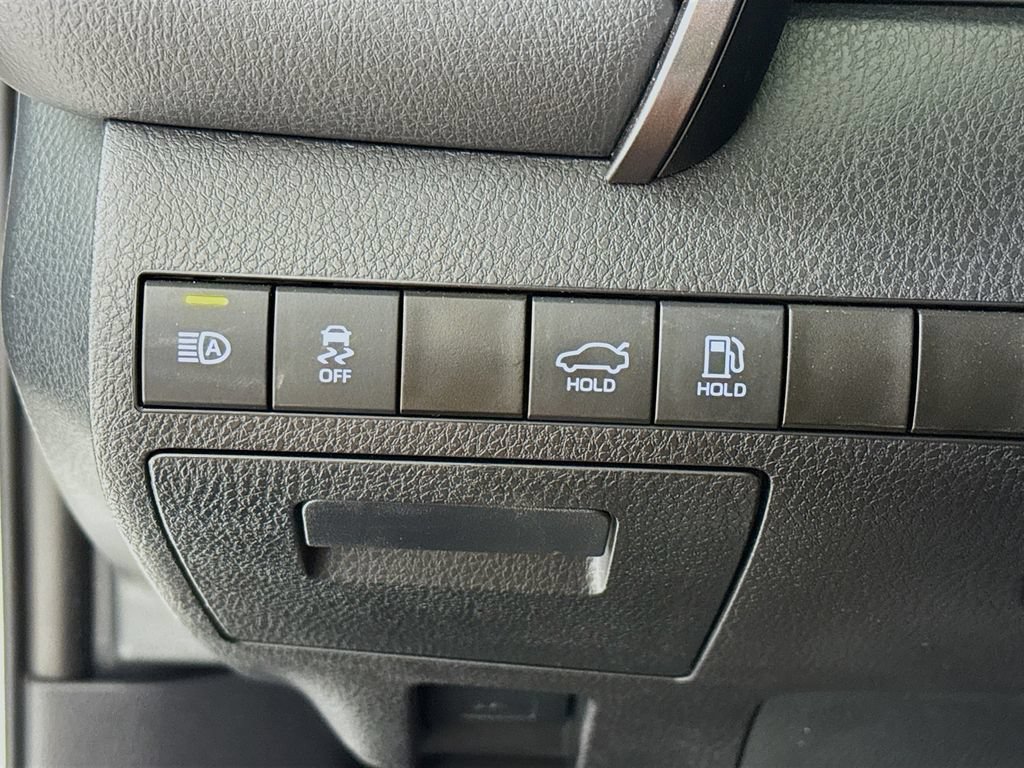 Used 2023 Toyota Camry SE FWD image 11