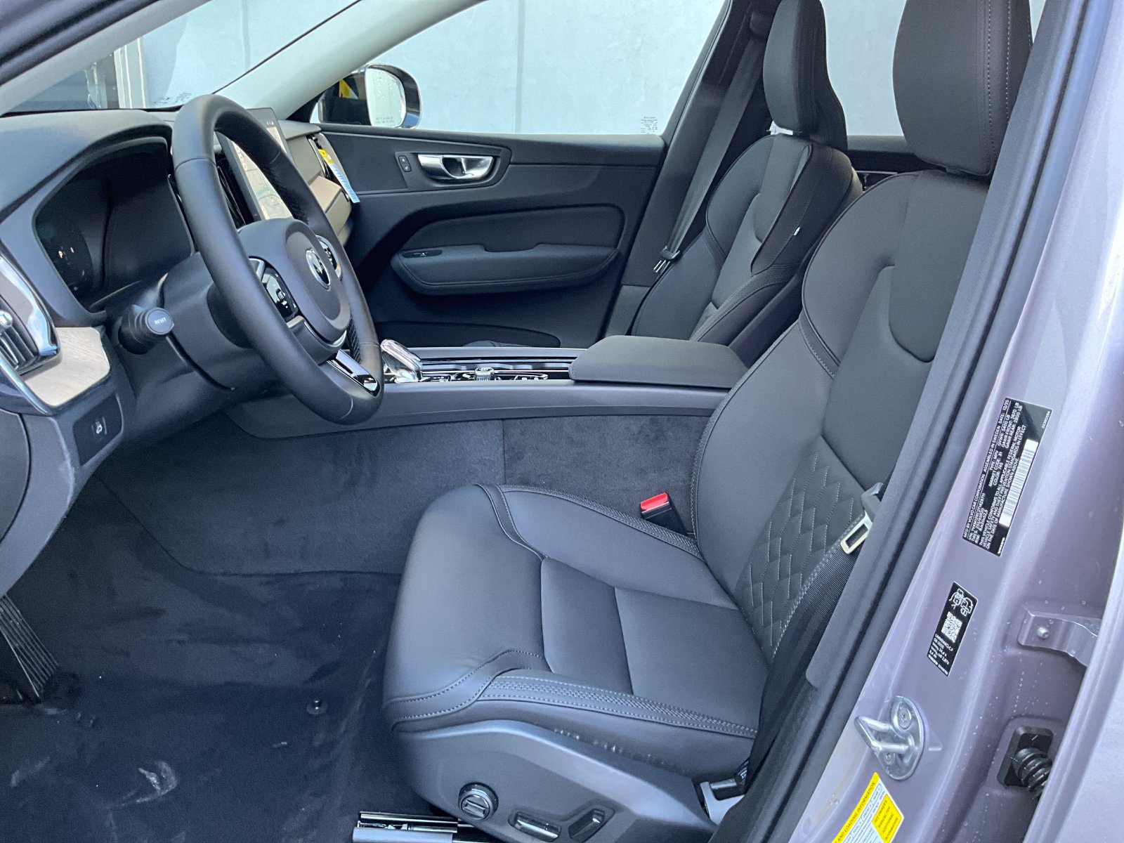 New 2026 Volvo XC60 B5 Plus w/ Protection Package Premier AWD/4WD image 9