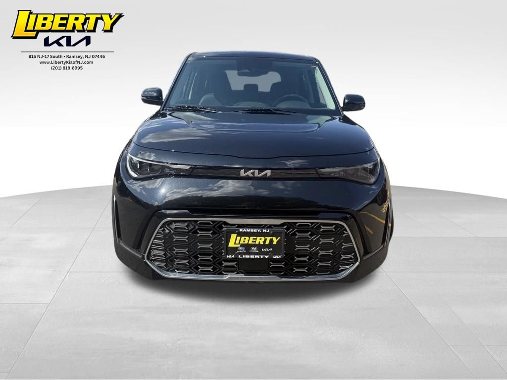 Used 2025 Kia Soul GT-Line w/ GT-Line Technology Package FWD image 2