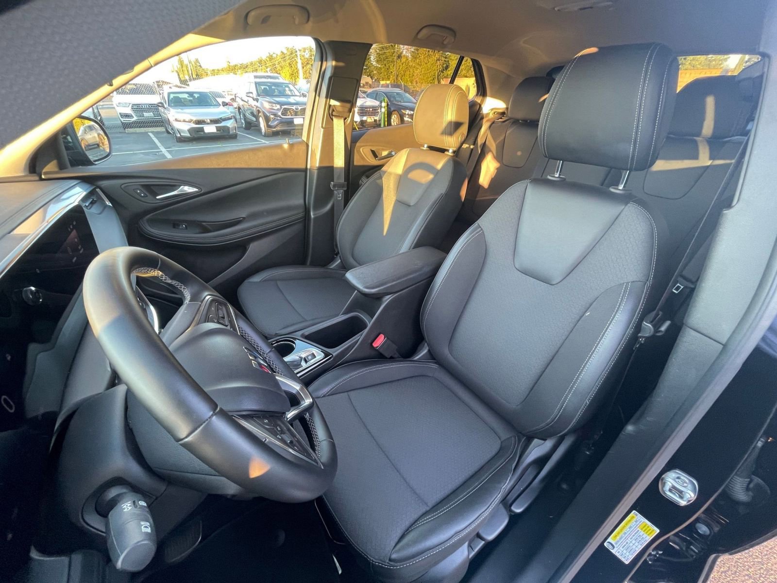 Used 2025 Buick Encore GX Preferred image 36