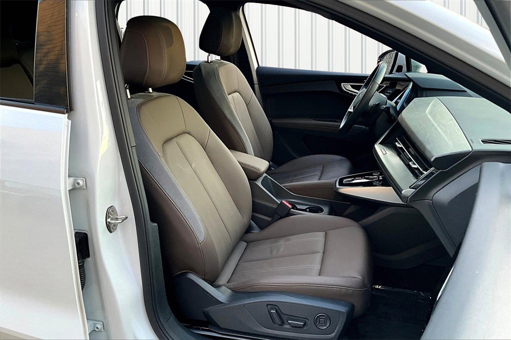 Used 2024 Audi Q4 e-tron Premium Plus image 29