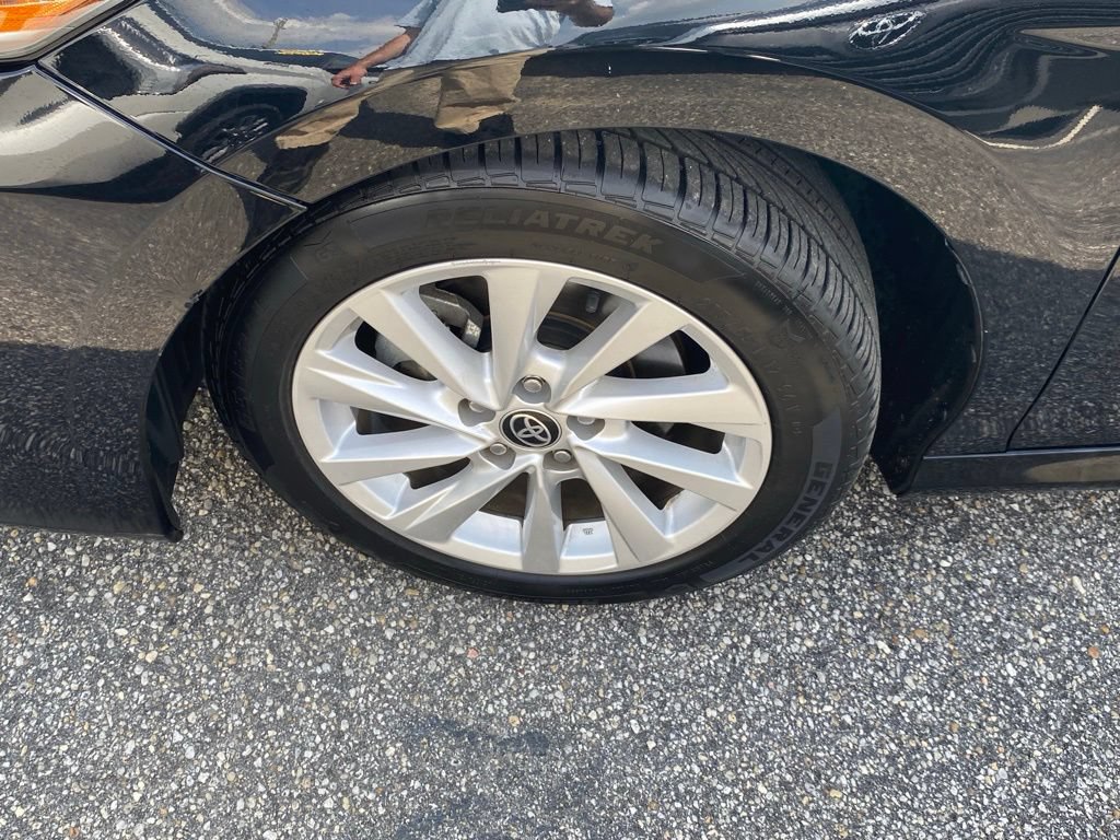 Used 2022 Toyota Camry LE FWD image 18