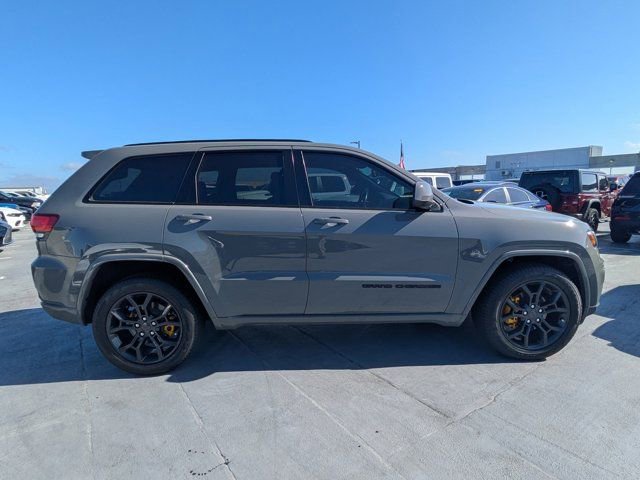 Used 2020 Jeep Grand Cherokee Altitude image 2
