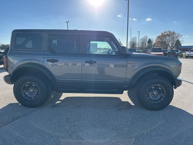 New 2025 Ford Bronco Badlands w/ Sasquatch Package video 2