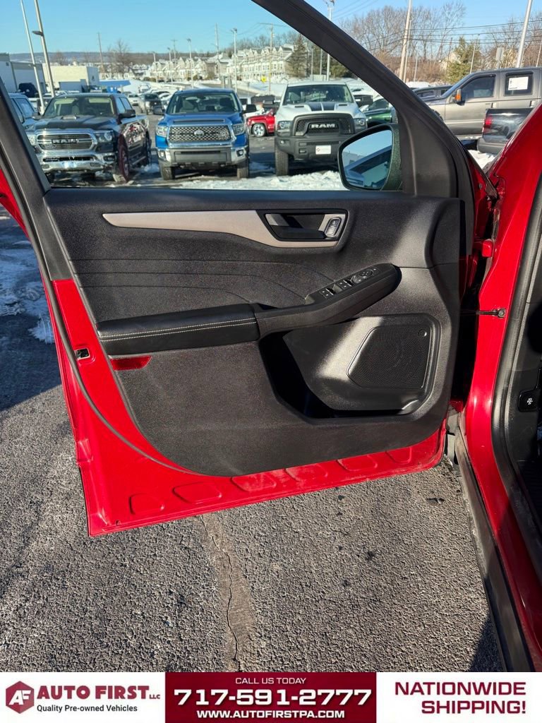 Used 2022 Ford Escape SE w/ Convenience Package image 9