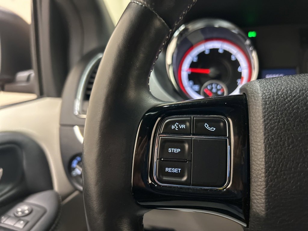 Used 2016 Dodge Grand Caravan SXT image 21