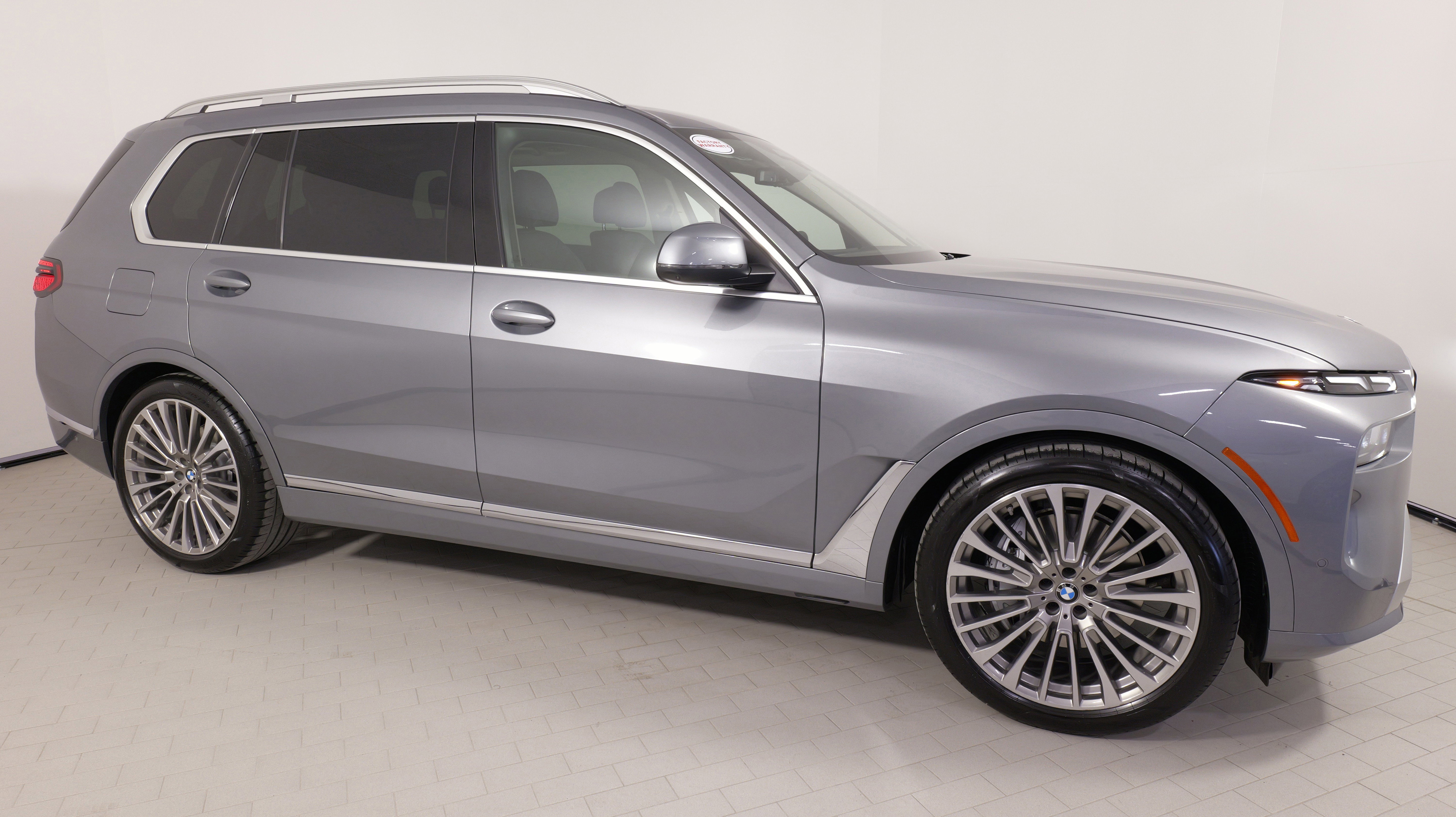 Used 2023 BMW X7 xDrive40i image 9