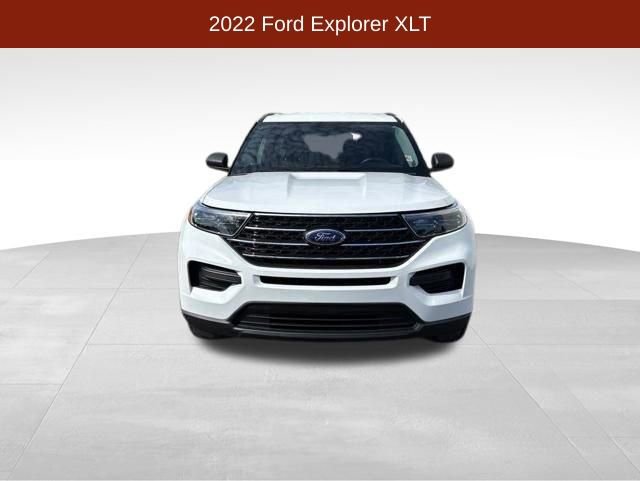 Used 2022 Ford Explorer XLT AWD/4WD image 2