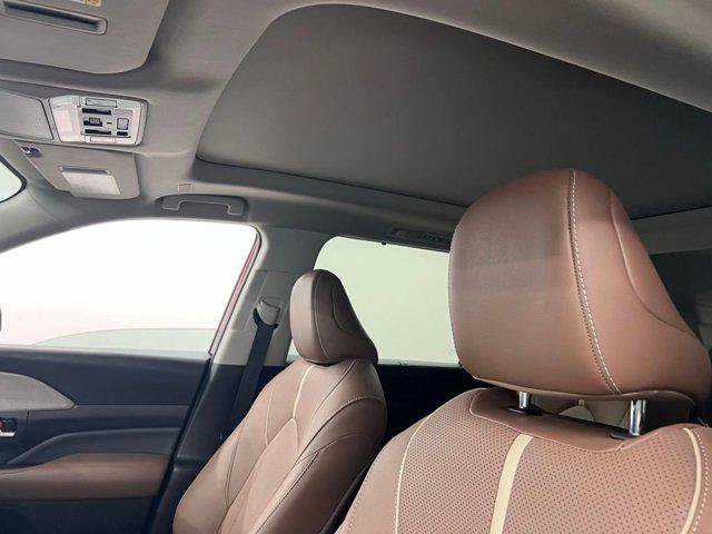 Certified 2024 Toyota Grand Highlander AWD image 11