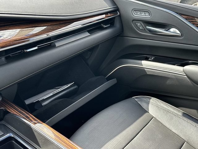 Used 2022 Cadillac Escalade Premium Luxury AWD/4WD image 34