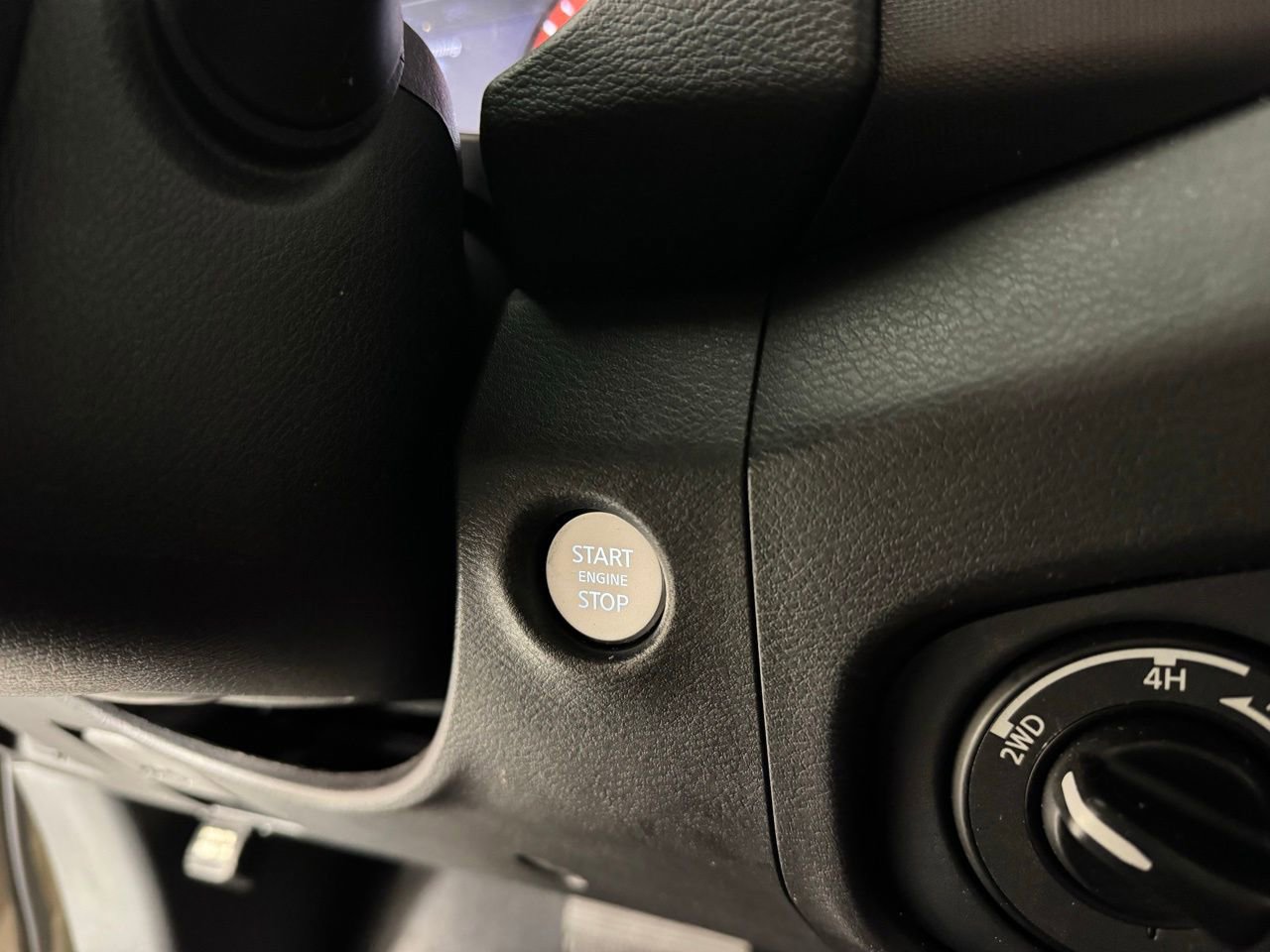 Used 2022 Nissan Frontier PRO-4X w/ Off-Road Protection Package AWD/4WD image 19