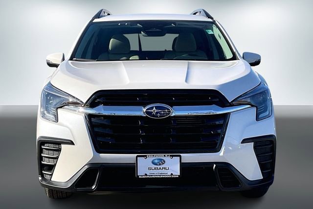 Used 2023 Subaru Ascent Premium w/ Convenience Package image 2