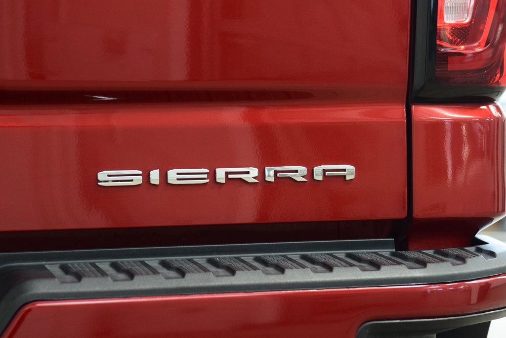 Used 2024 GMC Sierra 1500 Denali w/ Technology Package AWD/4WD image 18