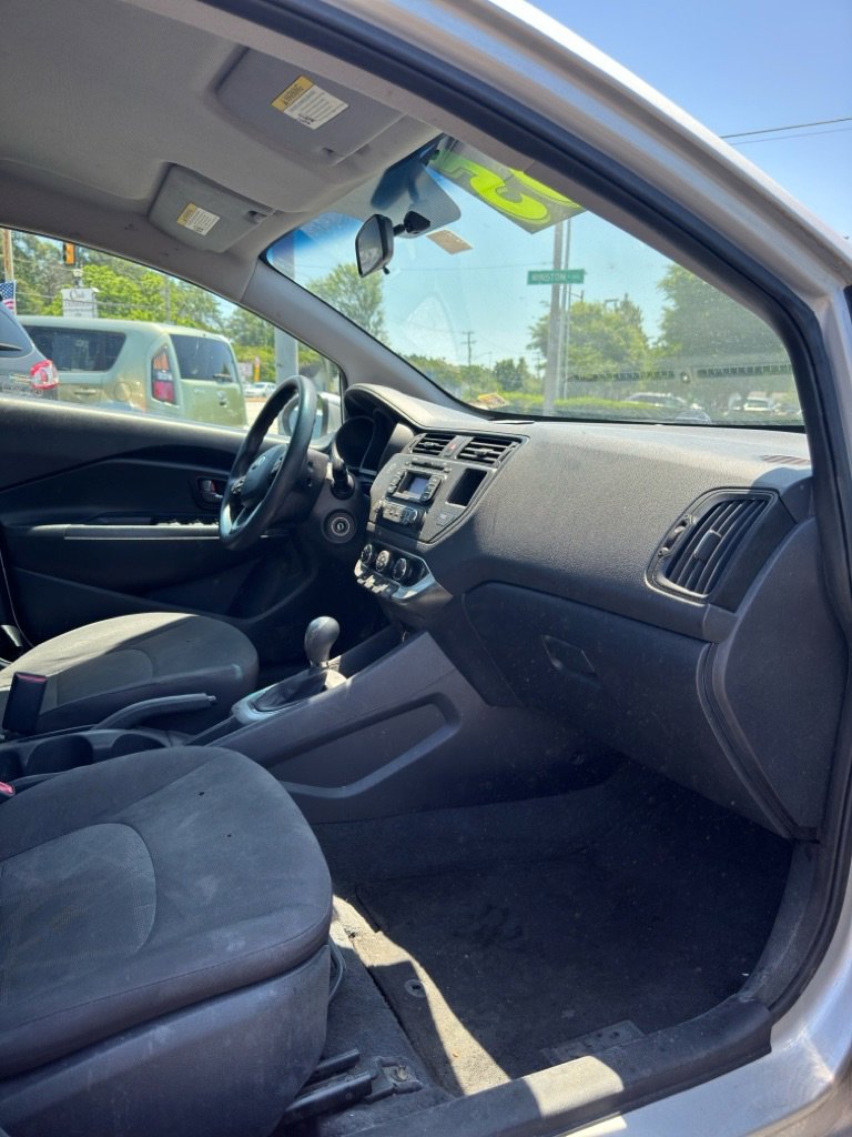Used 2013 Kia Rio LX w/ PWR Pkg image 3