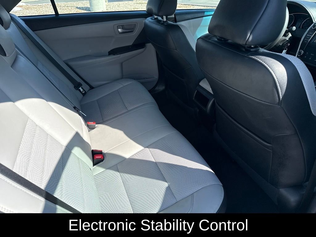 Used 2017 Toyota Camry SE image 11