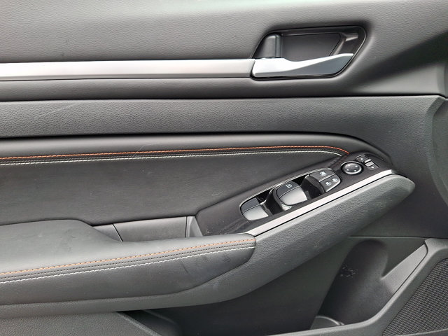 Certified 2023 Nissan Altima 2.5 SR w/ SR Premium Package FWD image 12