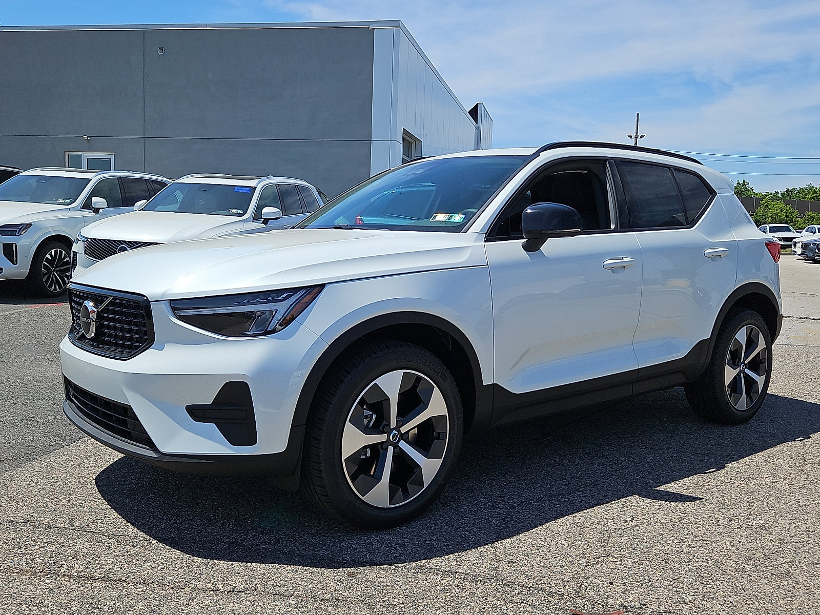 New 2026 Volvo XC40 B5 Core w/ Protection Package Premier AWD/4WD image 3