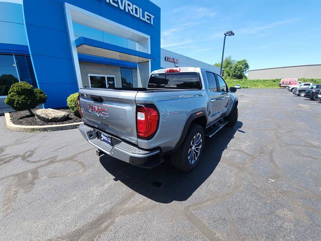 Used 2025 GMC Canyon Denali AWD/4WD image 5