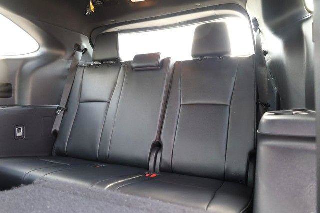 Used 2025 Toyota Highlander XSE AWD/4WD image 30