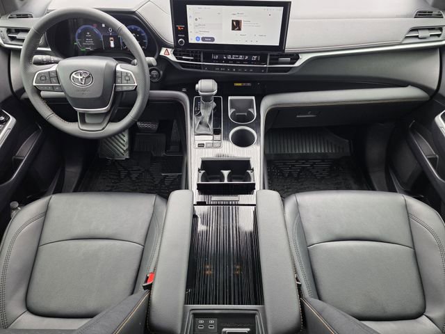 Used 2025 Toyota Sienna XLE Woodland Edition AWD/4WD image 26