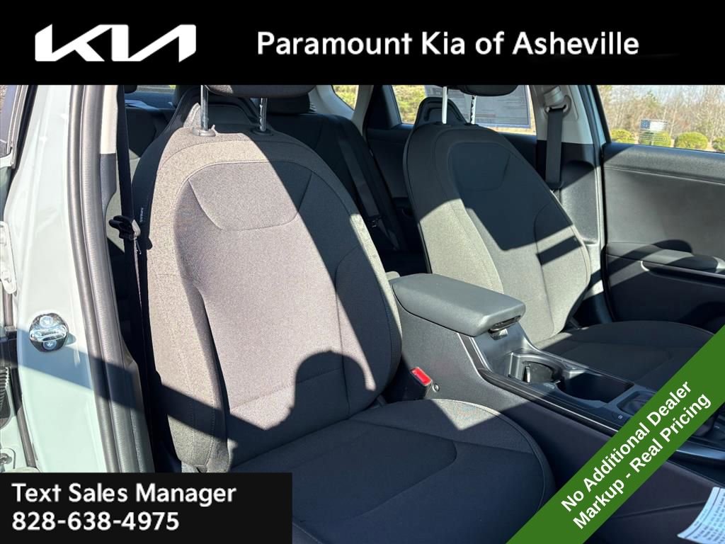 New 2026 Kia K4 LXS image 18