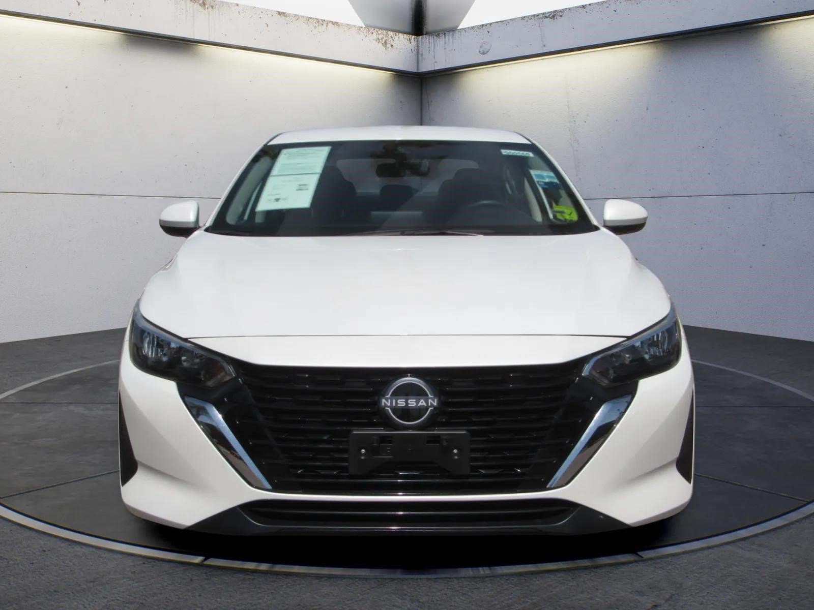Used 2024 Nissan Sentra SV FWD image 3