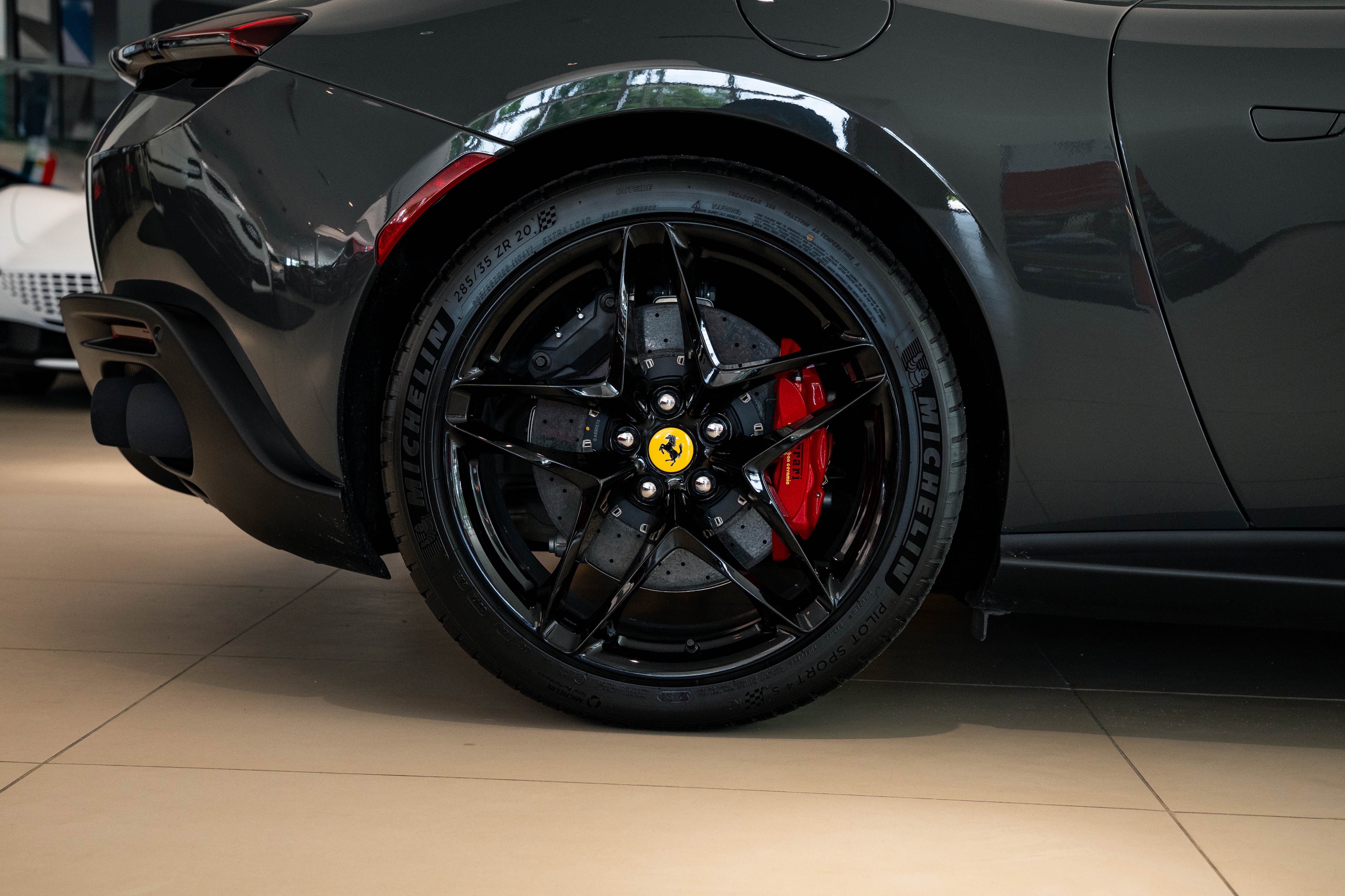 Used 2024 Ferrari Roma Spider image 57