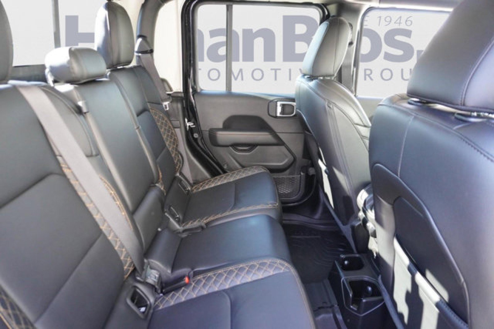 Used 2023 Jeep Gladiator Overland AWD/4WD image 18