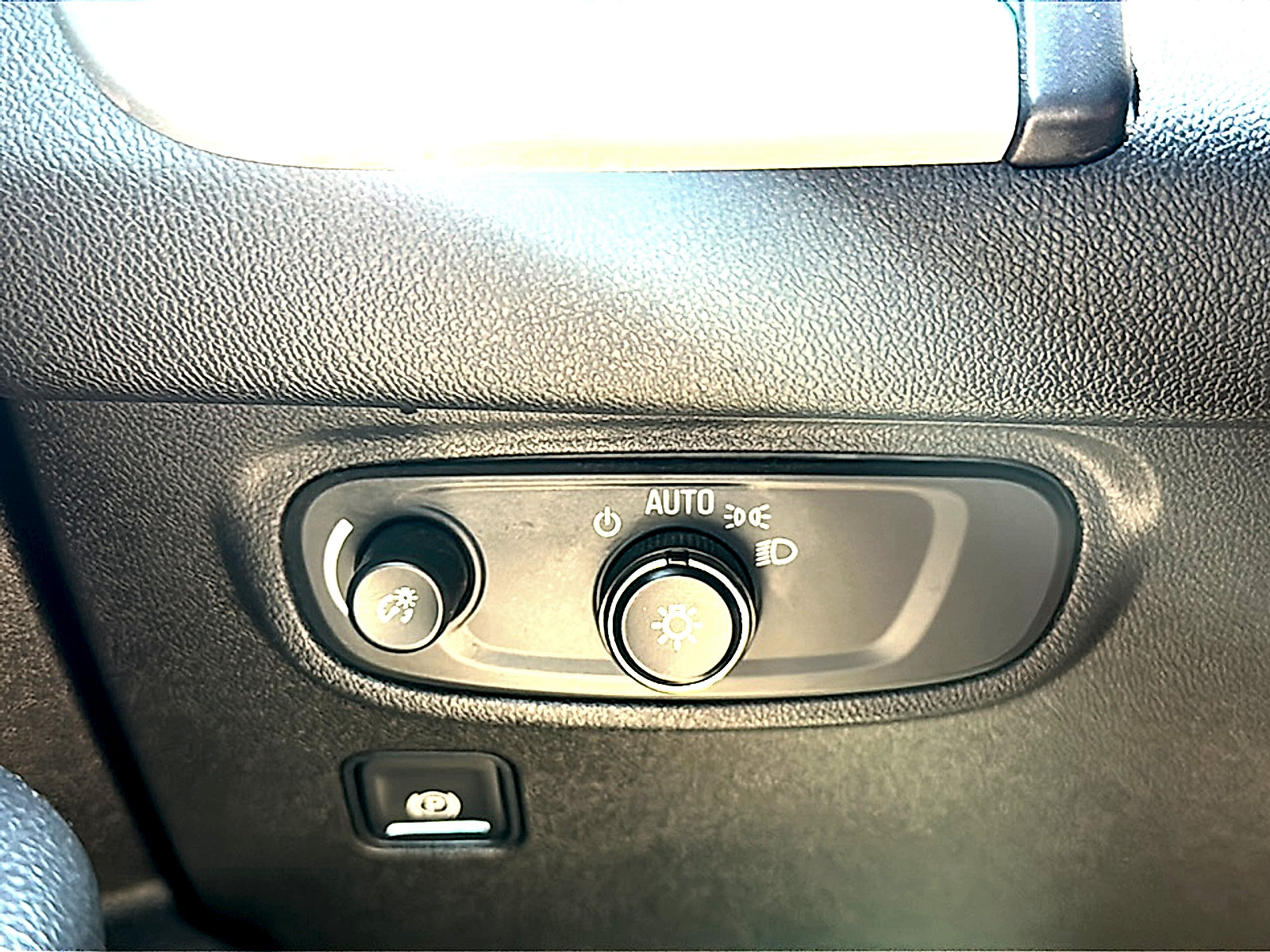 Used 2022 GMC Terrain SLE w/ Driver Convenience Package FWD image 36
