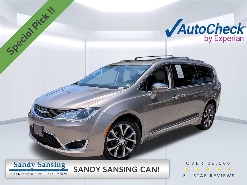 Used 2017 Chrysler Pacifica Limited FWD image 1