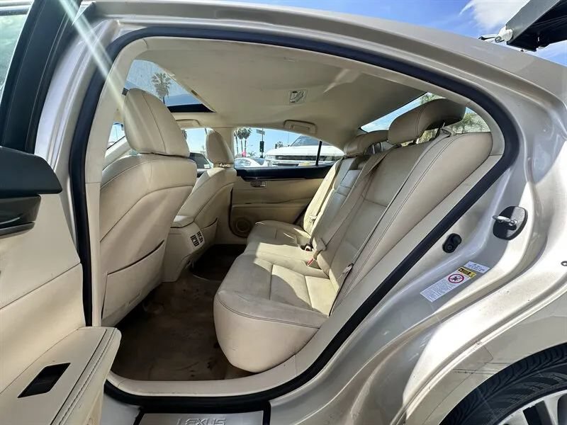 Used 2014 Lexus ES 350 w/ Luxury Package FWD image 17