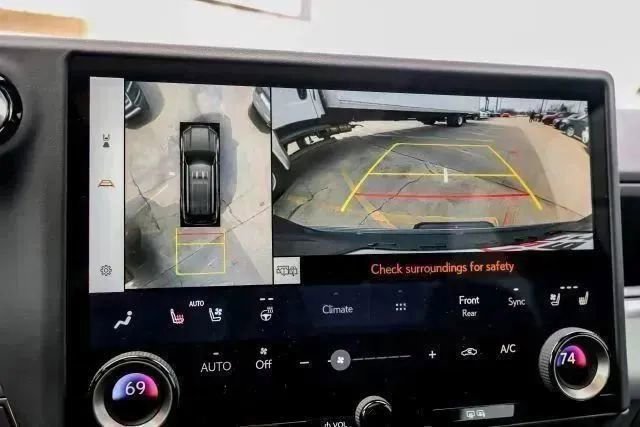 Used 2025 Lexus GX 550 image 23