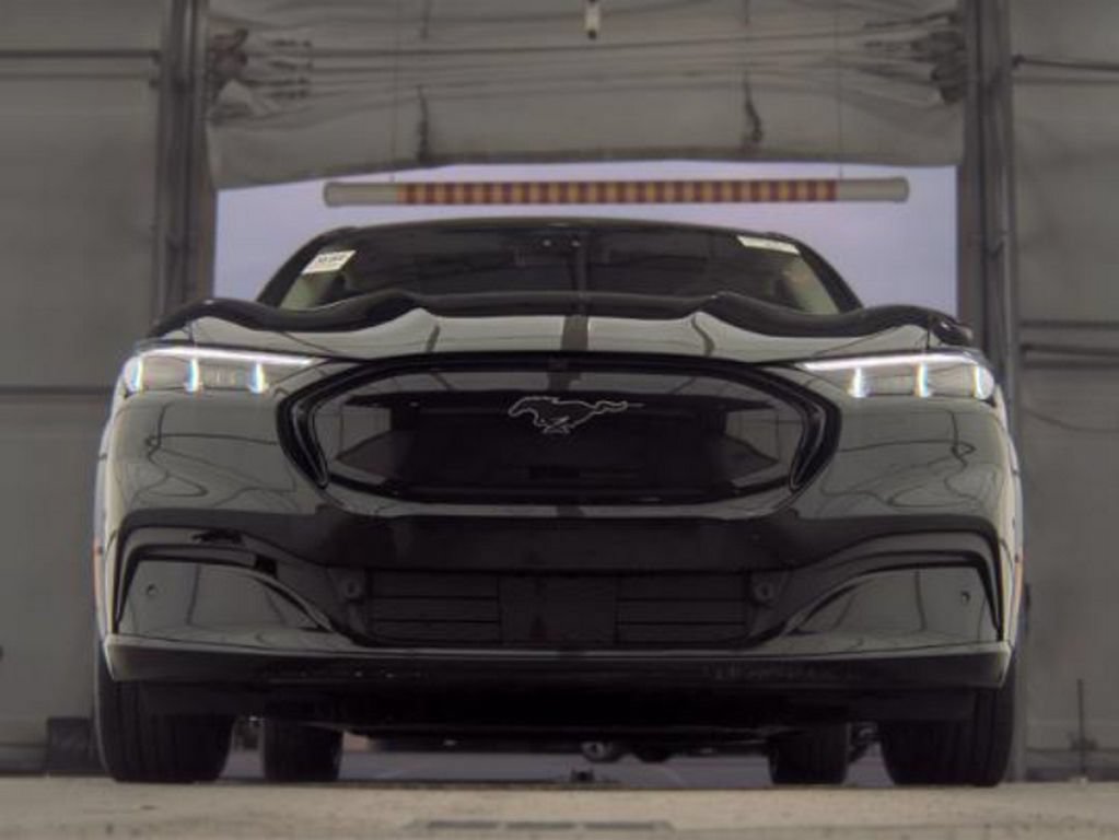 Used 2023 Ford Mustang Mach-E Premium RWD image 4