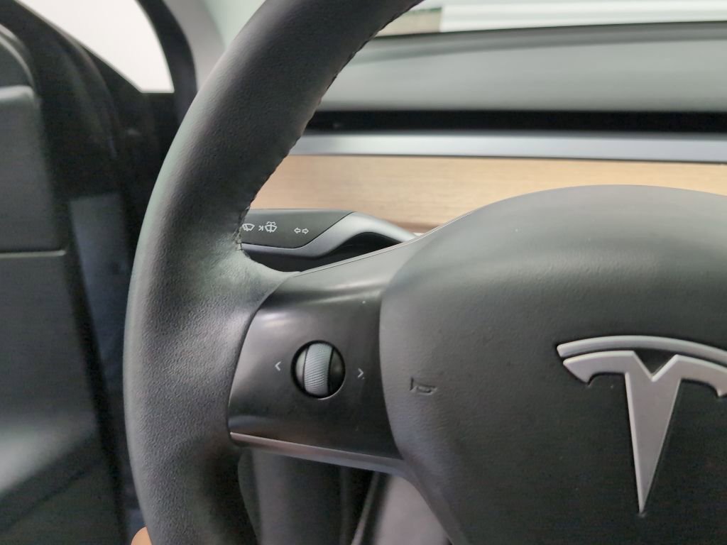 Used 2021 Tesla Model Y Long Range AWD/4WD image 22