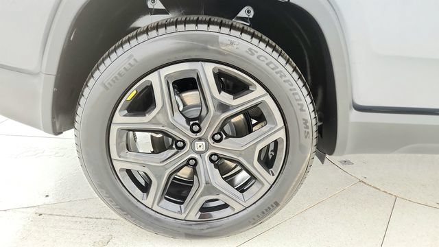Used 2026 Rivian R1S Adventure AWD/4WD image 77