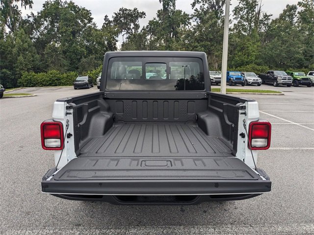 New 2025 Jeep Gladiator Sport image 13