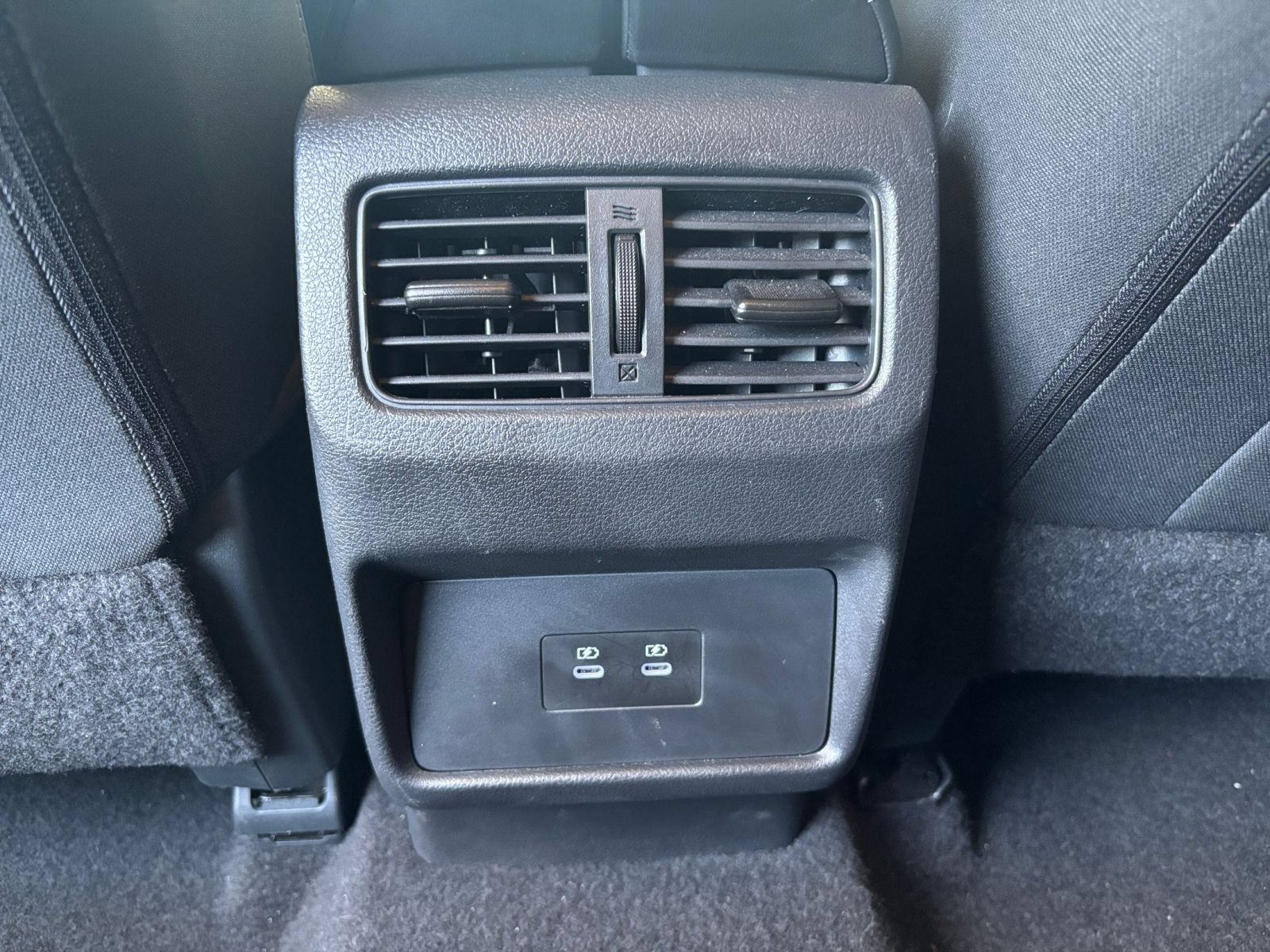 Used 2025 Nissan Rogue SV FWD image 24