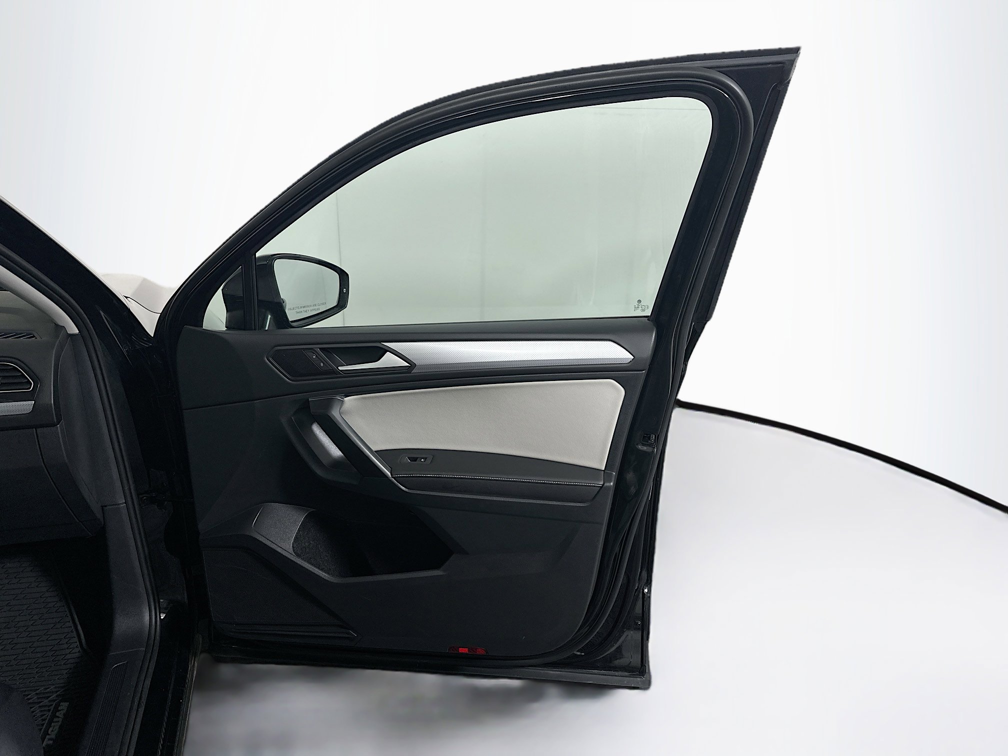 Used 2022 Volkswagen Tiguan S FWD image 33