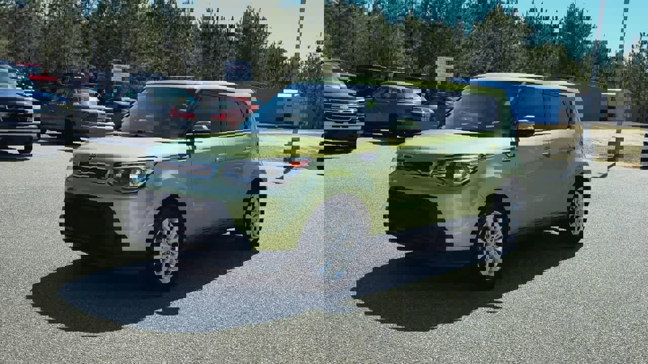 Used 2014 Kia Soul + image 4