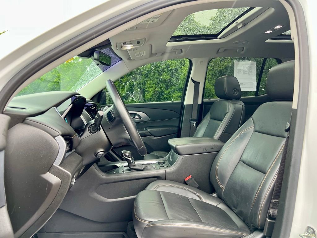 Used 2021 Chevrolet Traverse Premier w/ Redline Edition AWD/4WD image 7