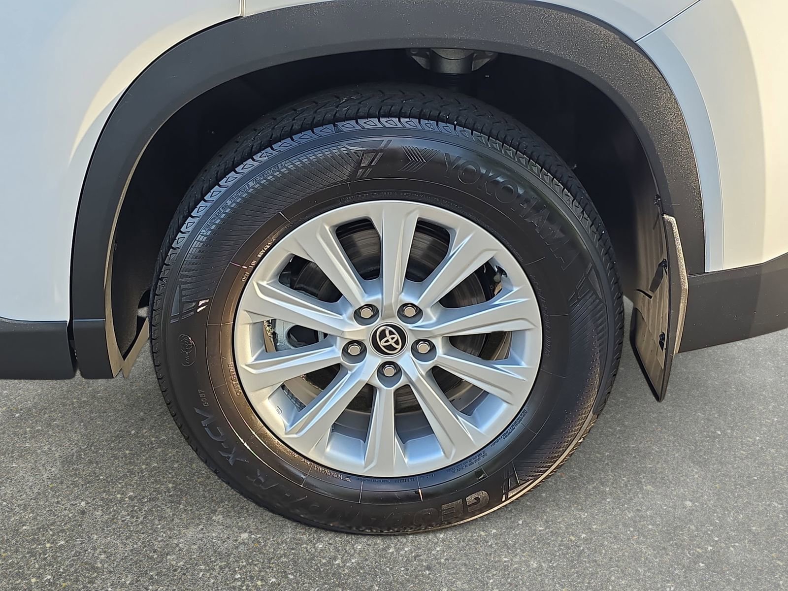 Used 2025 Toyota Grand Highlander AWD image 34