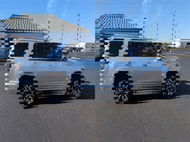 Used 2016 Toyota 4Runner Limited image 7