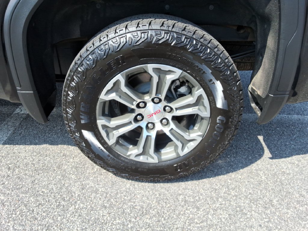Used 2025 GMC Sierra 1500 SLT RWD image 13