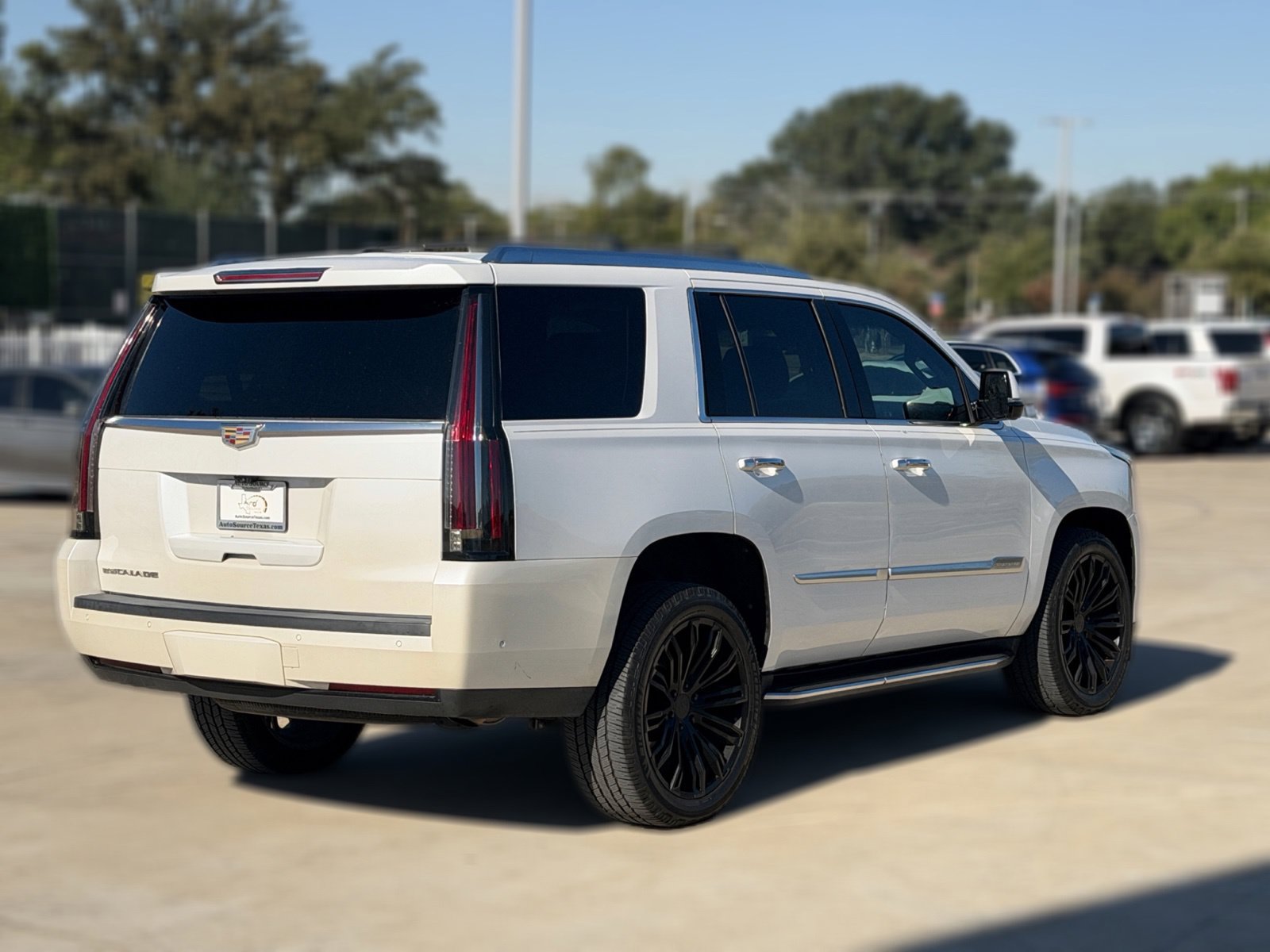 Used 2020 Cadillac Escalade Luxury RWD image 9