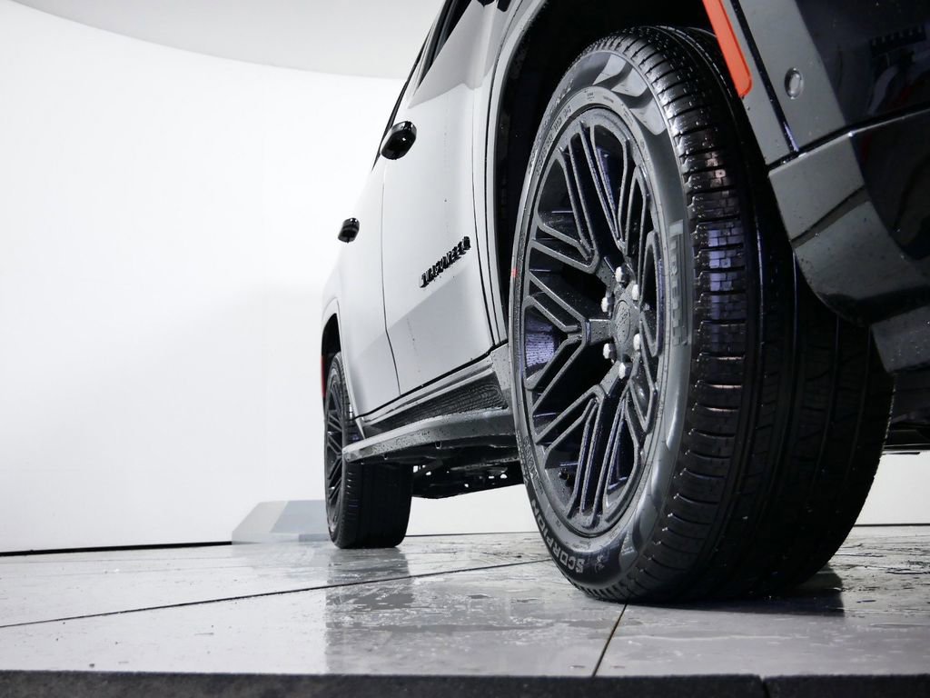 Used 2024 Jeep Wagoneer Series II image 6