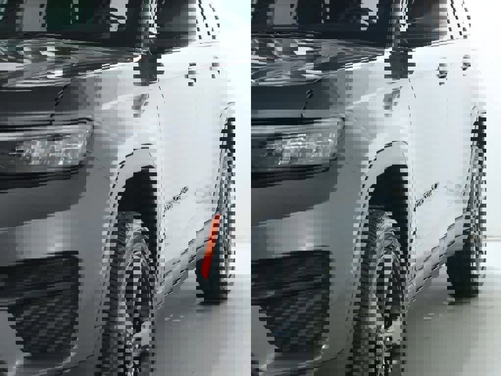 Certified 2024 Jeep Grand Cherokee Altitude image 4