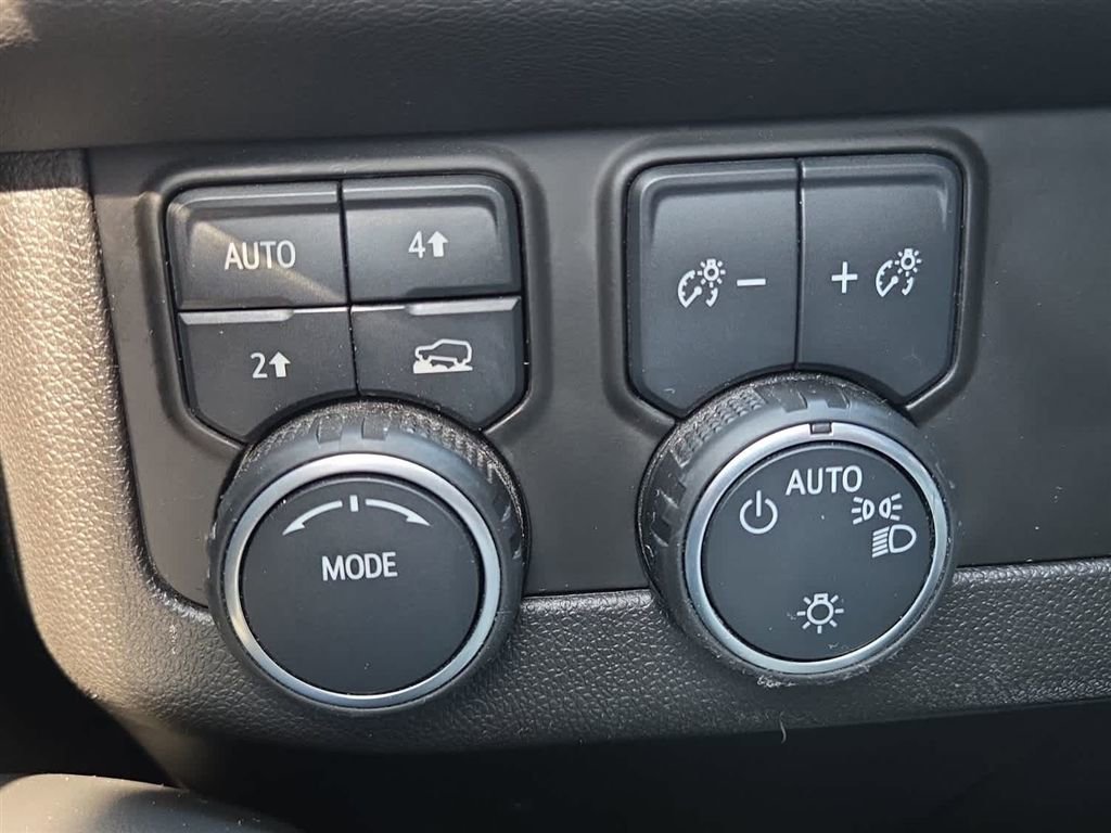 Used 2023 Chevrolet Suburban LS AWD/4WD image 33