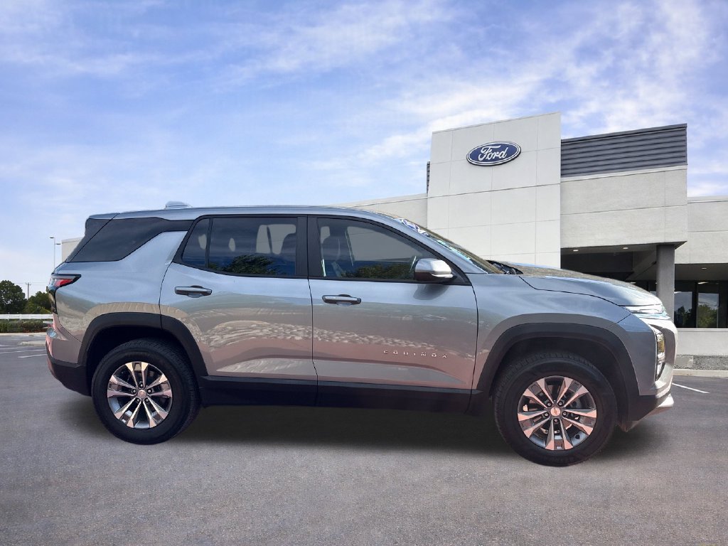Used 2025 Chevrolet Equinox LT FWD image 10