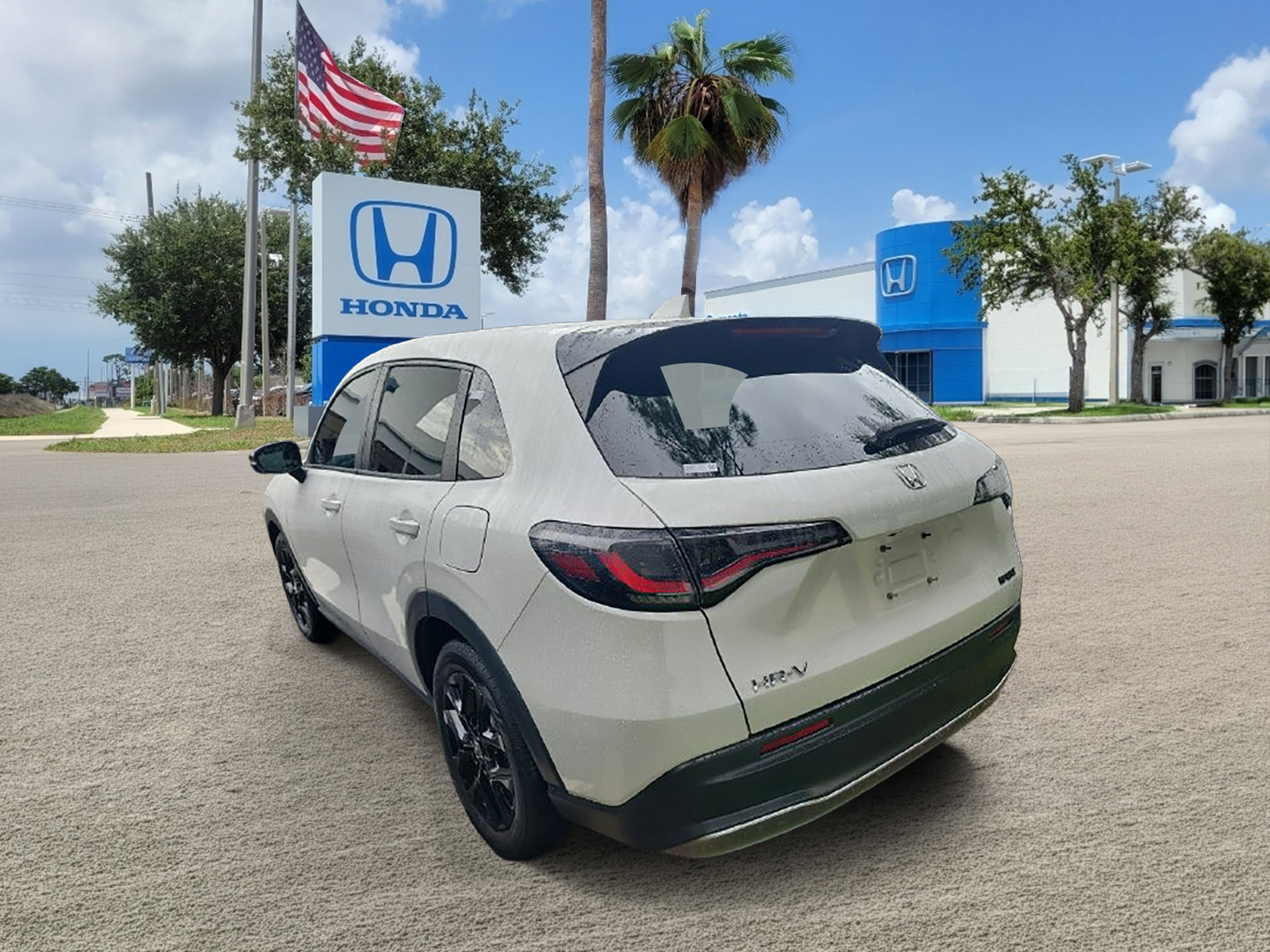 Used 2025 Honda HR-V Sport image 5